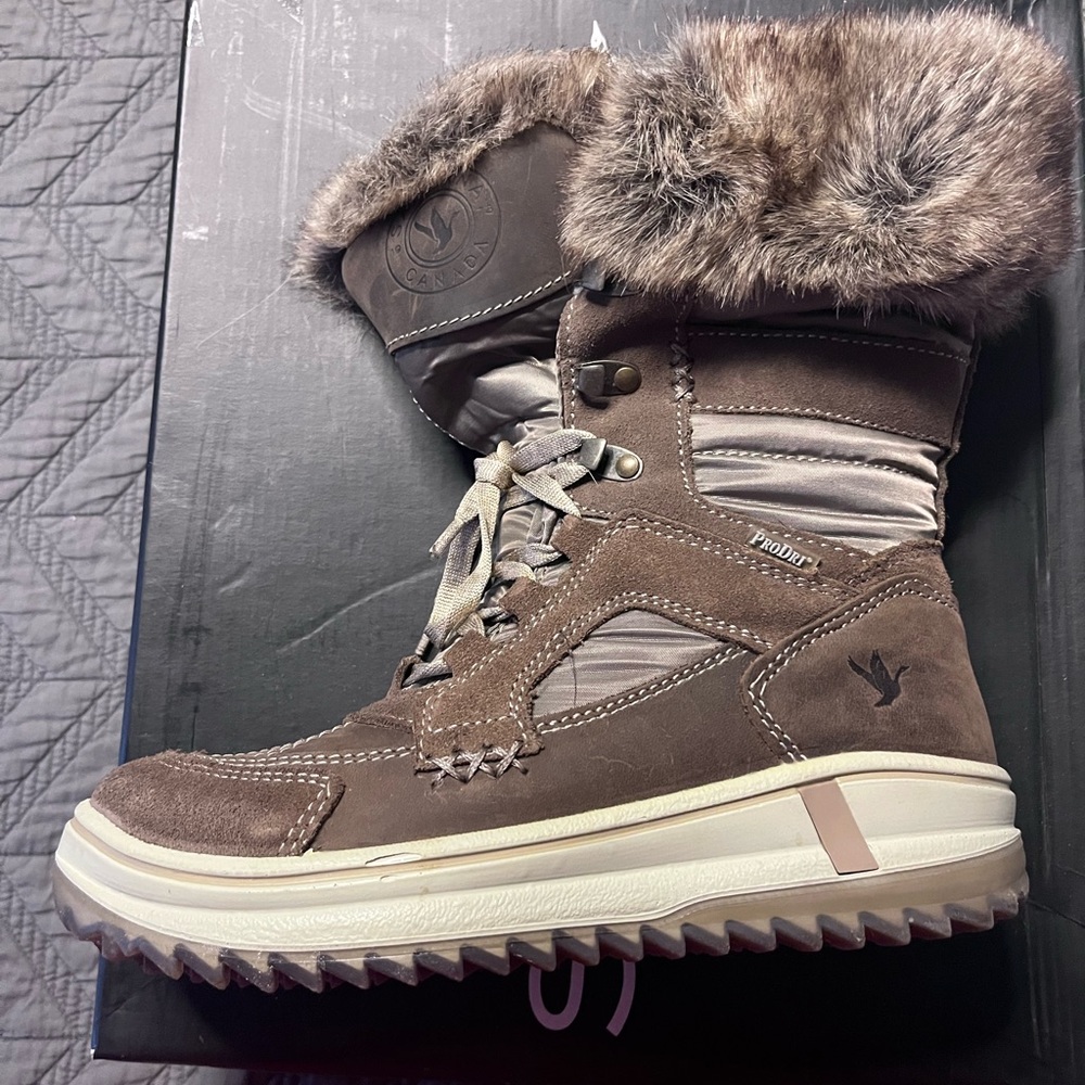 Santana Canada Marta Winter Boots Women’s 7 Tan